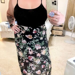 Forever 21 flowy floral dress Size L